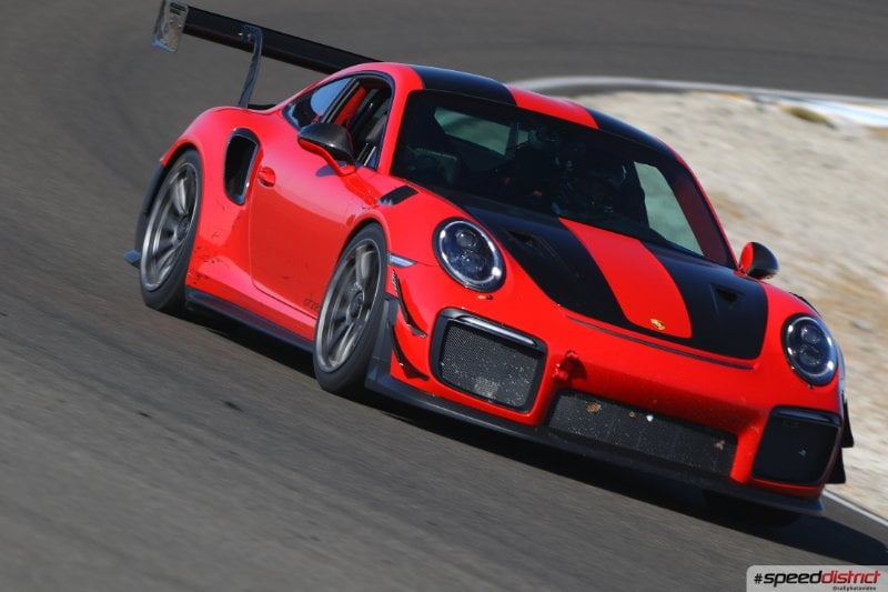 Porsche 911 GT3 RS red