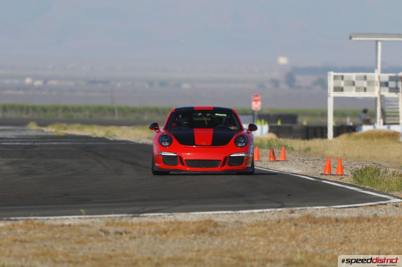 Porsche 911 GT3 RS red