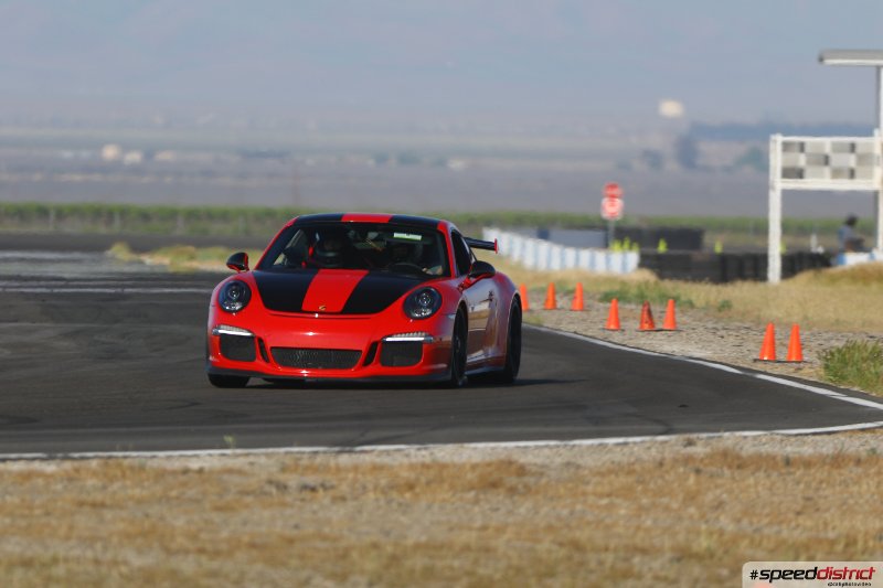Porsche 911 GT3 RS red