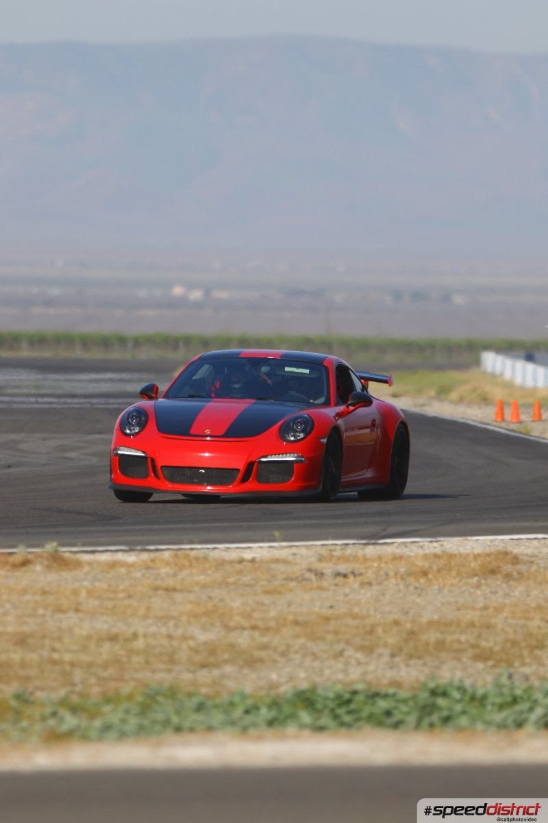 Porsche 911 GT3 RS red