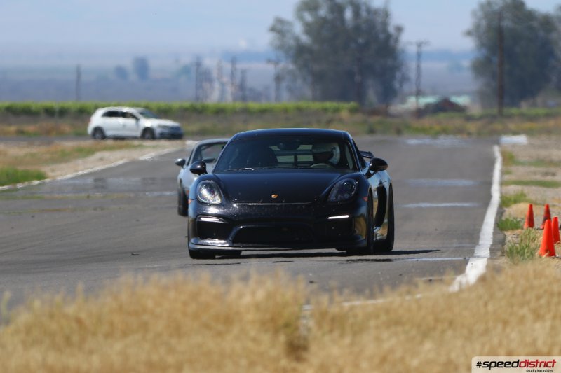 Porsche Cayman GT4