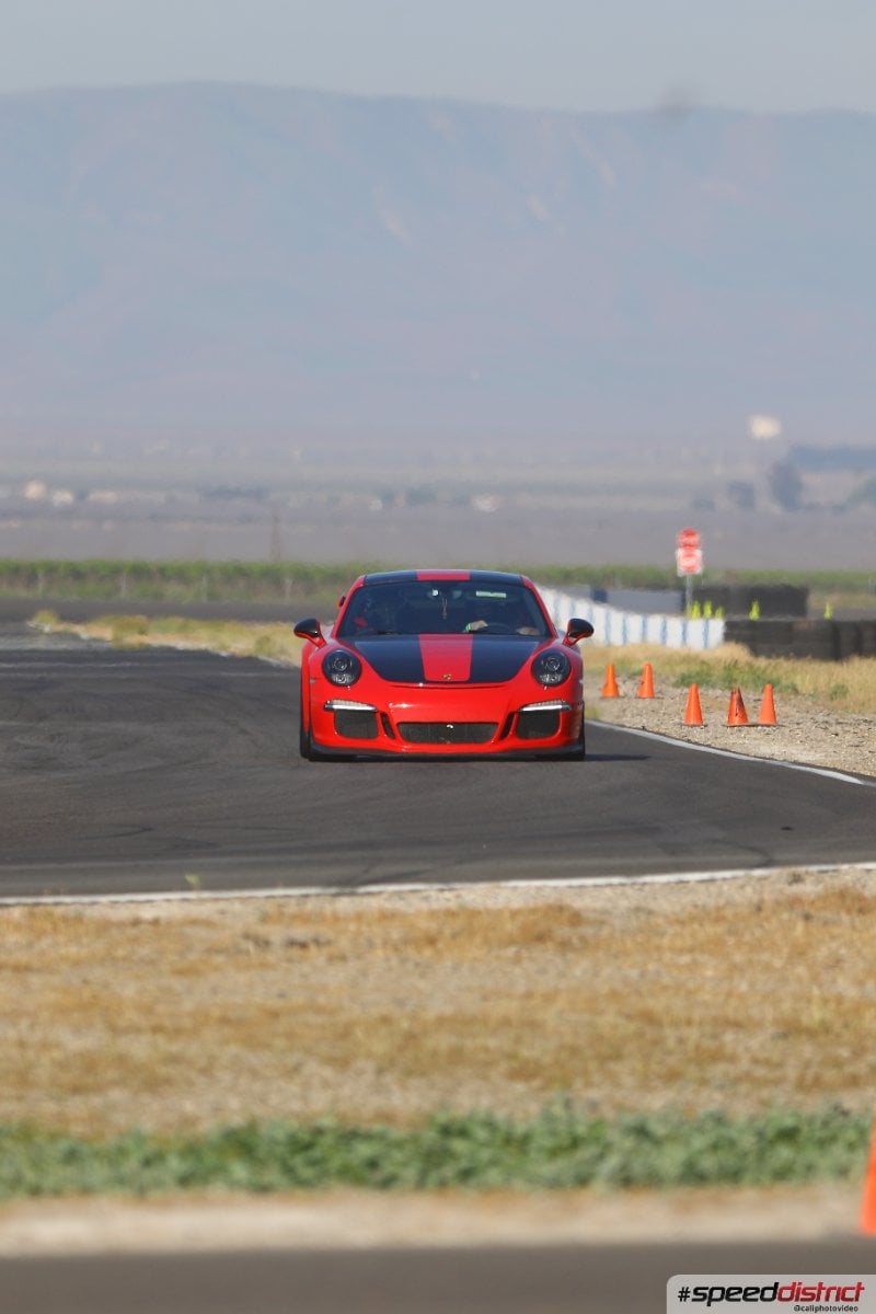 Porsche 911 GT3 RS red