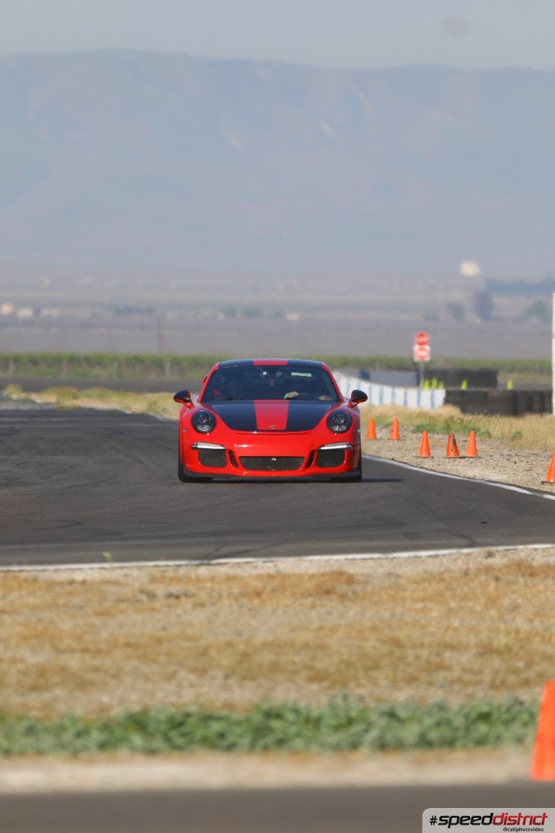 Porsche 911 GT3 RS red