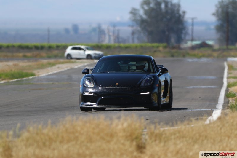 Porsche Cayman GT4