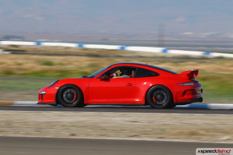 Porsche 911 GT3 RS red