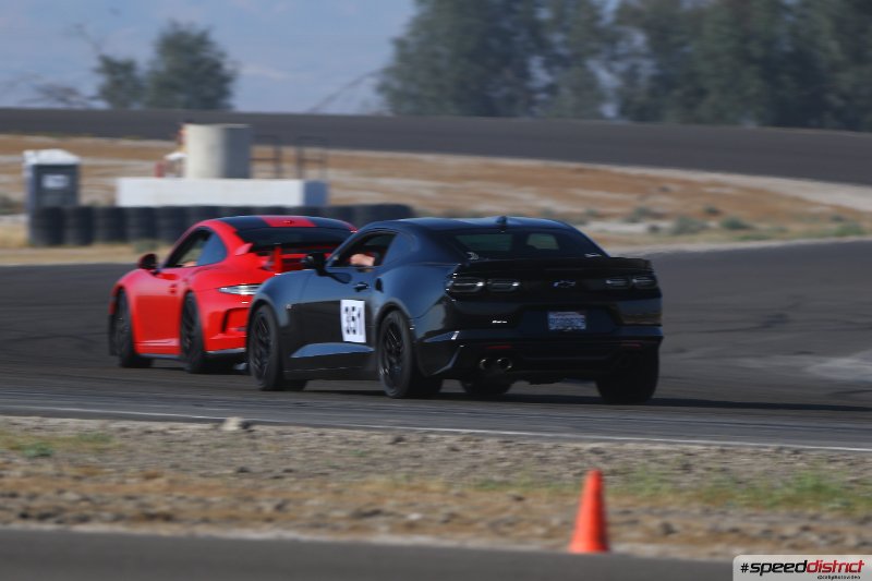 Porsche 911 GT3 RS red