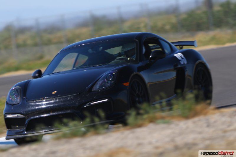 Porsche Cayman GT4