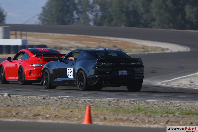 Porsche 911 GT3 RS red