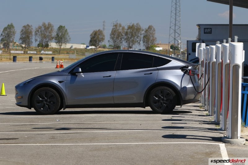 Tesla Model Y Midnight Silver Metallic