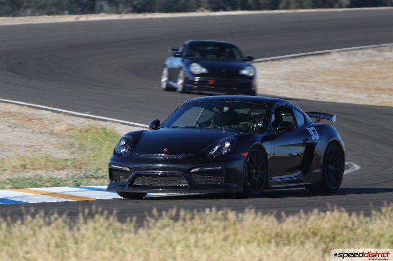 Porsche Cayman GT4