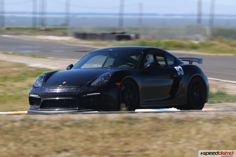 Porsche Cayman GT4