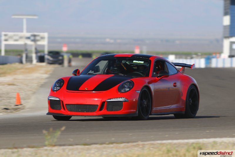 Porsche 911 GT3 RS red