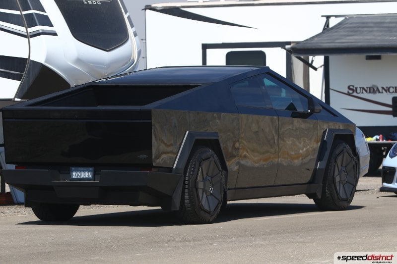 Tesla Cybertruck stainless steel