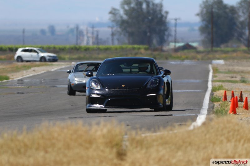 Porsche Cayman GT4