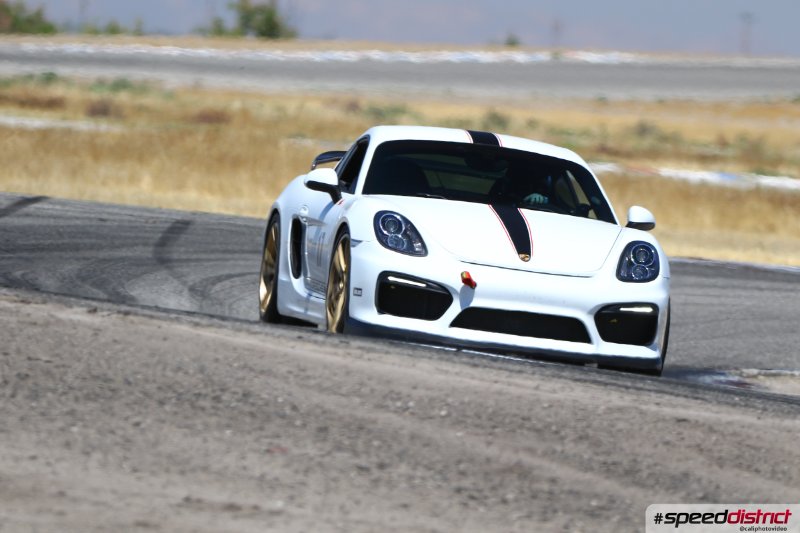 Porsche Cayman GT4