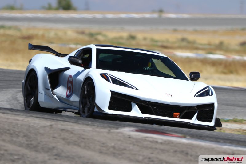 Chevrolet Corvette Z06 white