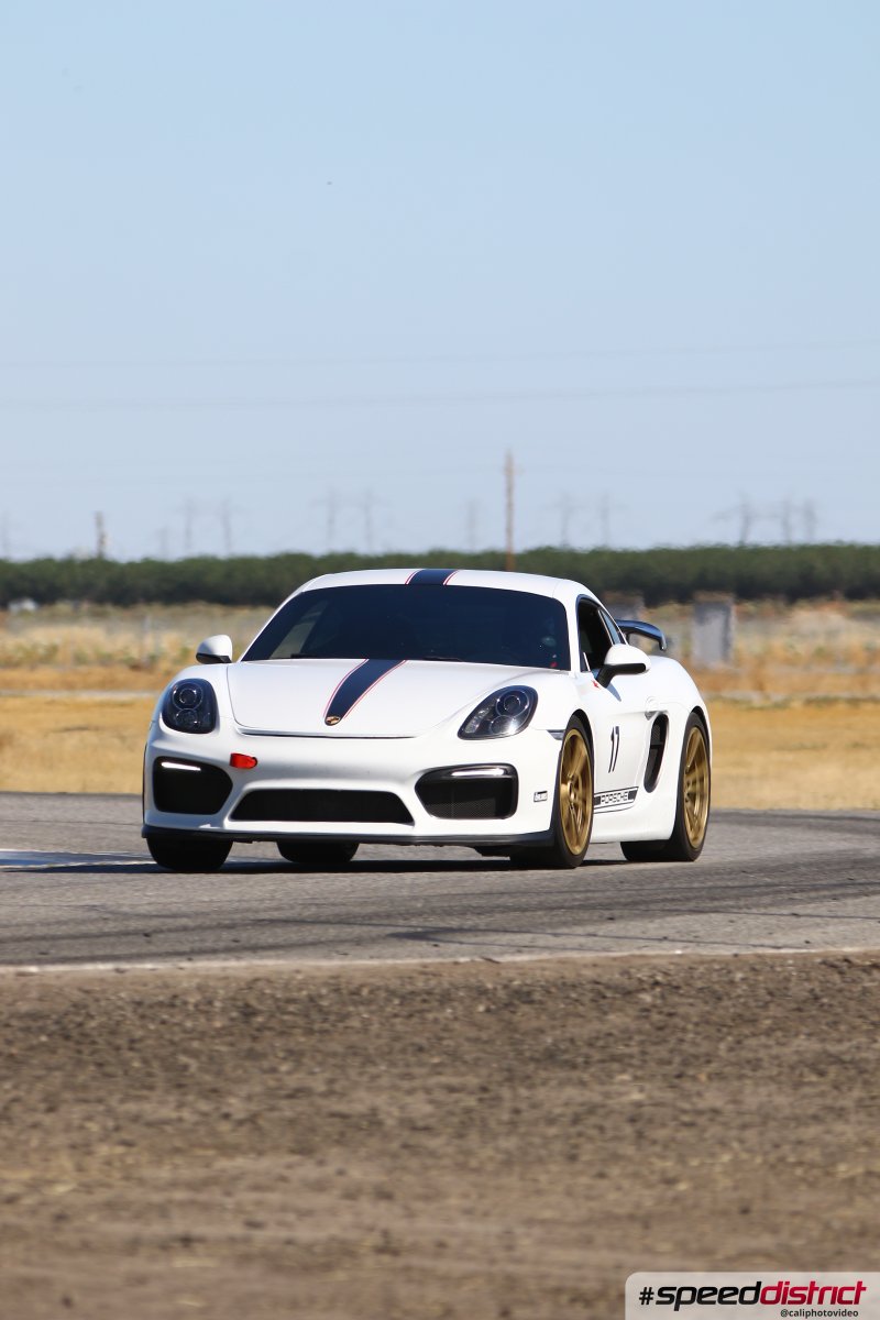 Porsche Cayman GT4
