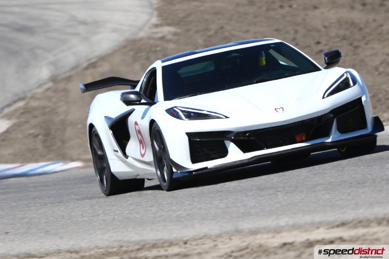 Chevrolet Corvette Z06 white