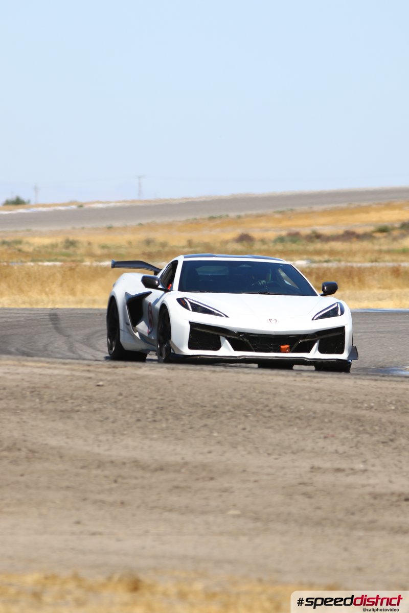 Chevrolet Corvette Z06 white