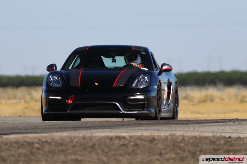 Porsche Cayman GT4 black
