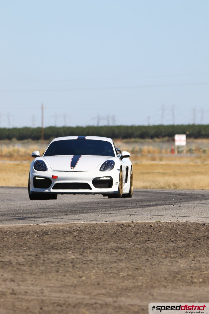 Porsche Cayman GT4