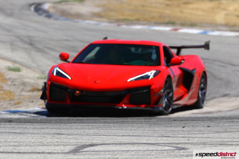 Chevrolet Corvette Z06 red
