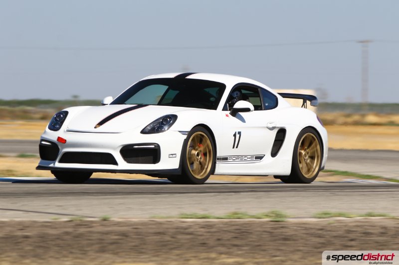 Porsche Cayman GT4