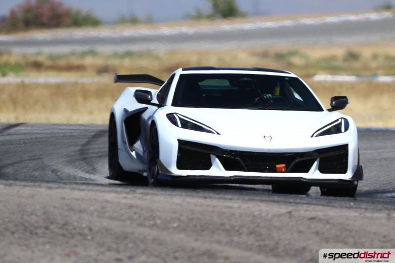 Chevrolet Corvette Z06 white