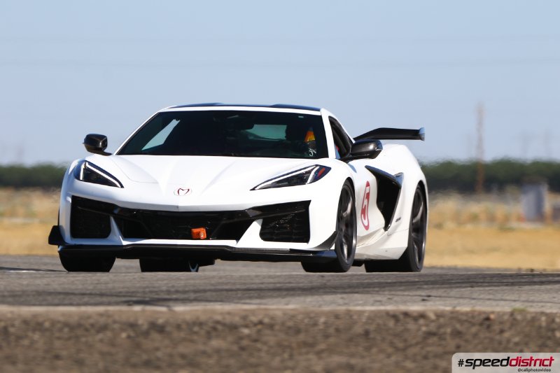 Chevrolet Corvette Z06 white