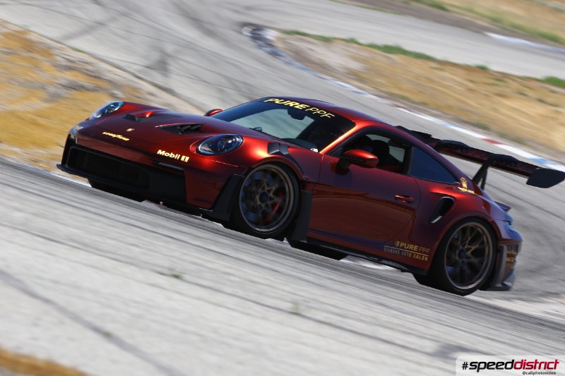 Porsche 911 GT3 RS red