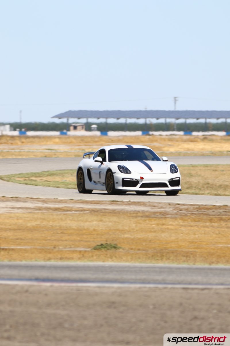 Porsche Cayman GT4