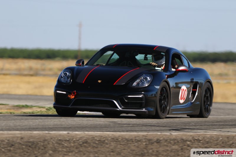 Porsche Cayman GT4