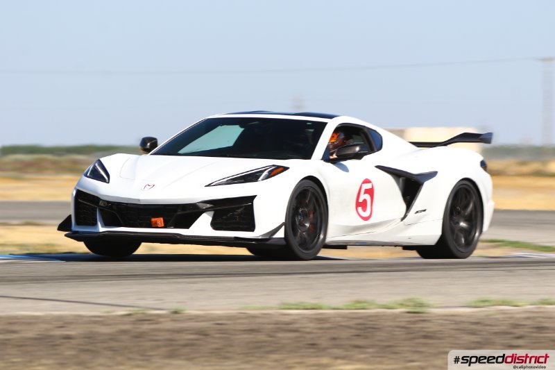 Chevrolet Corvette Z06 white