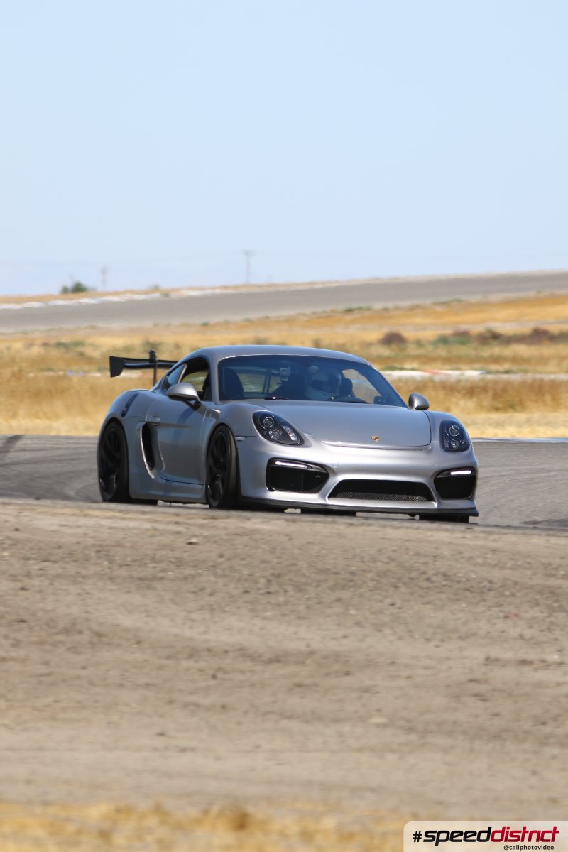 Porsche Cayman GT4