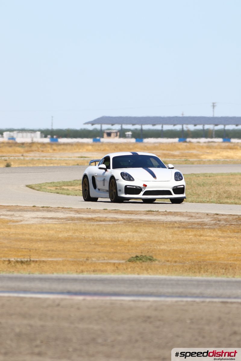 Porsche Cayman GT4