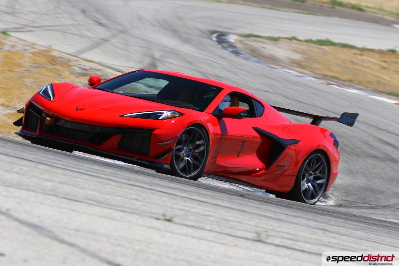 Chevrolet Corvette Z06 red