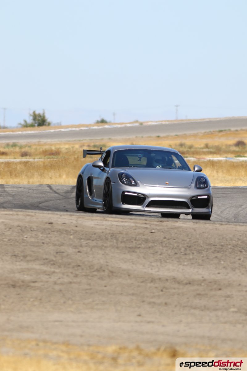 Porsche Cayman GT4