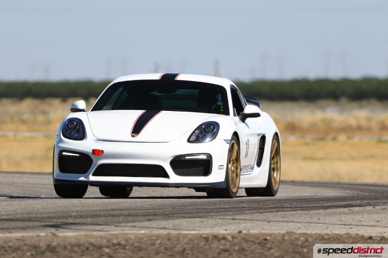 Porsche Cayman GT4
