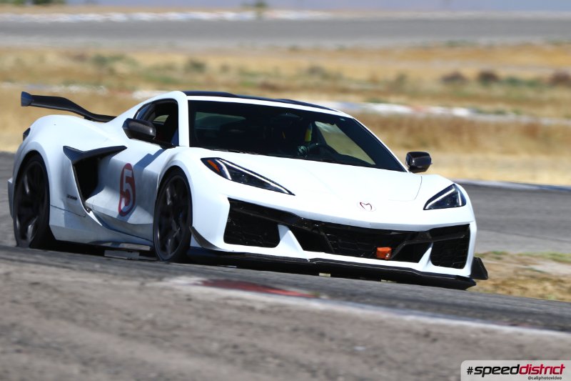 Chevrolet Corvette Z06 white