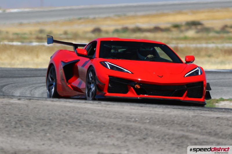 Chevrolet Corvette Z06 red