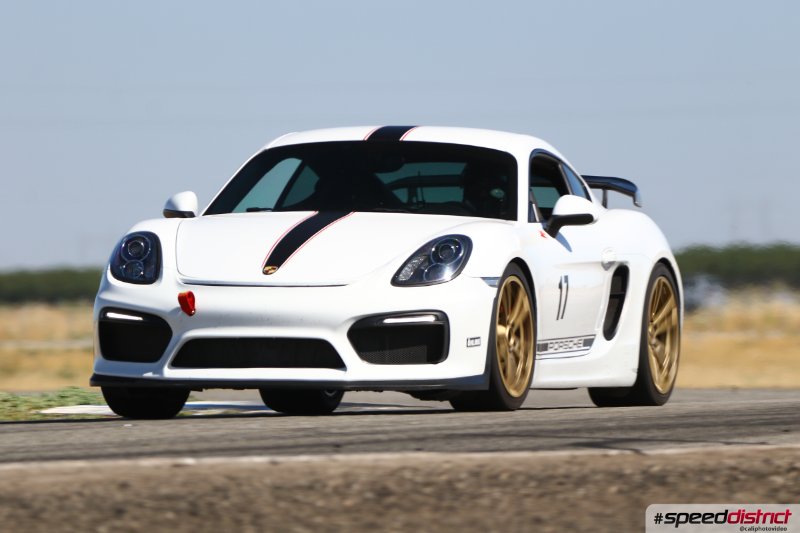 Porsche Cayman GT4