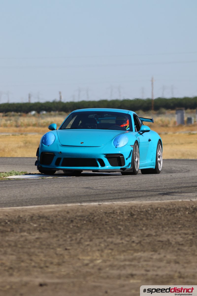 Porsche 911 GT3 RS blue