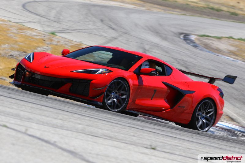 Chevrolet Corvette Z06 red