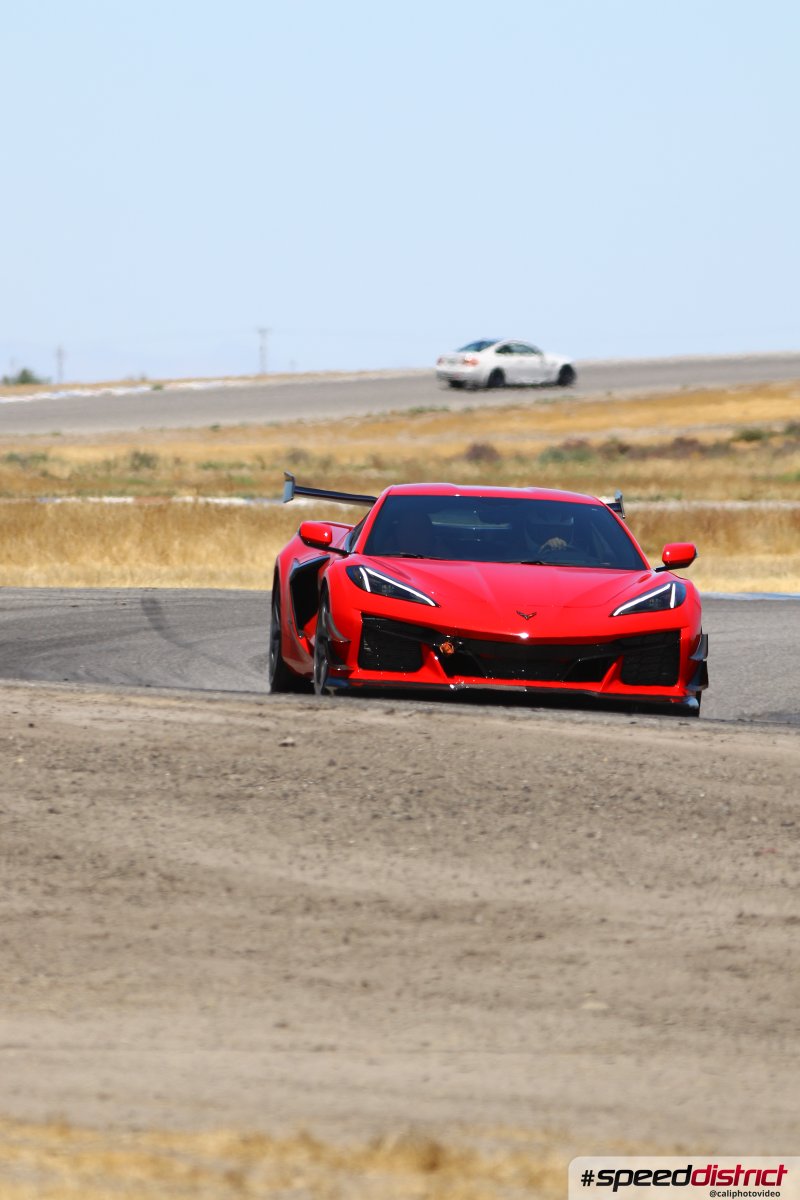 Chevrolet Corvette Z06 red