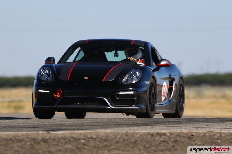 Porsche Cayman GT4 black