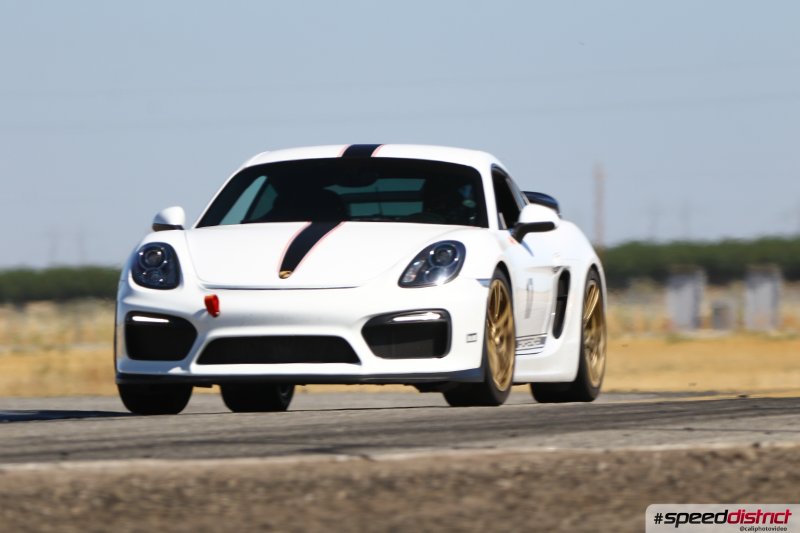 Porsche Cayman GT4