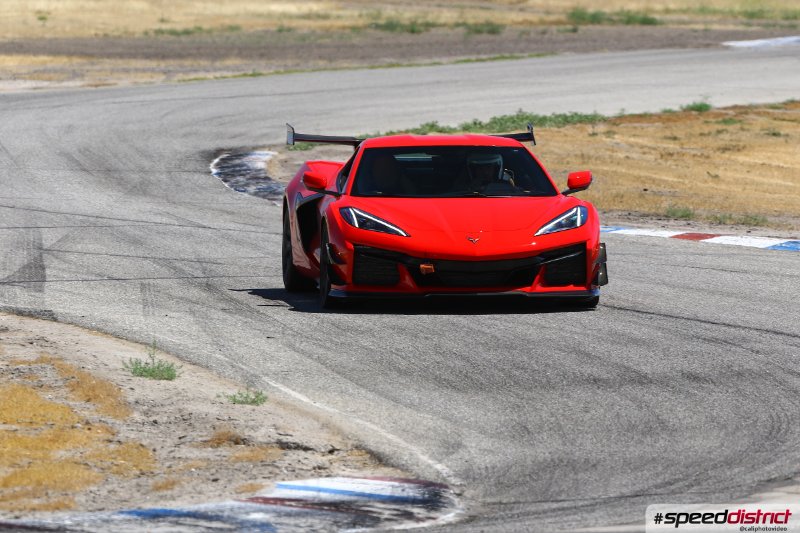 Chevrolet Corvette Z06 red