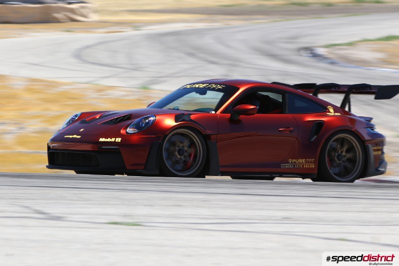 Porsche 911 GT3 RS red