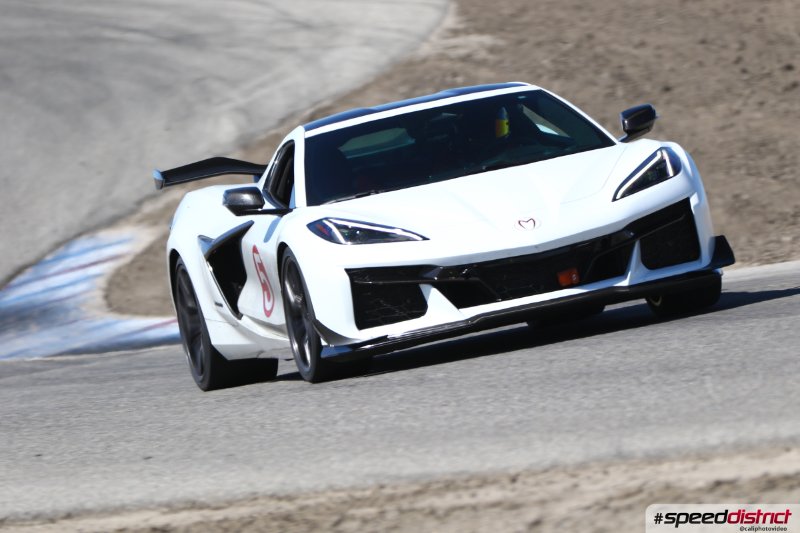 Chevrolet Corvette Z06 white
