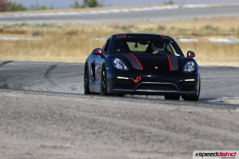 Porsche Cayman GT4